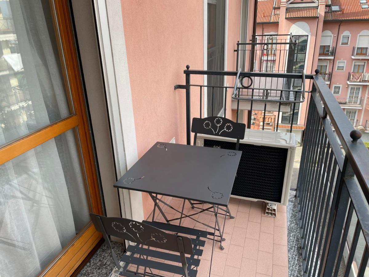 Casti - Appartamento Mm3 Comasina Milano Exterior foto