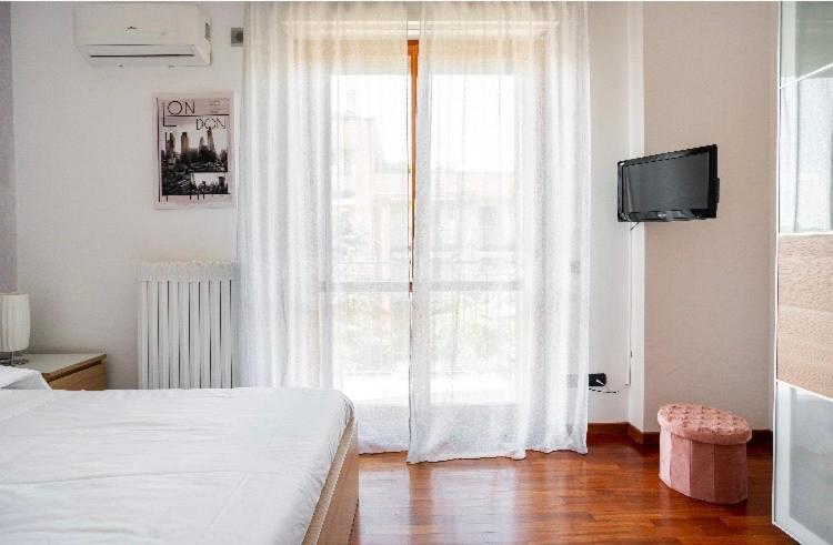 Casti - Appartamento Mm3 Comasina Milano Exterior foto