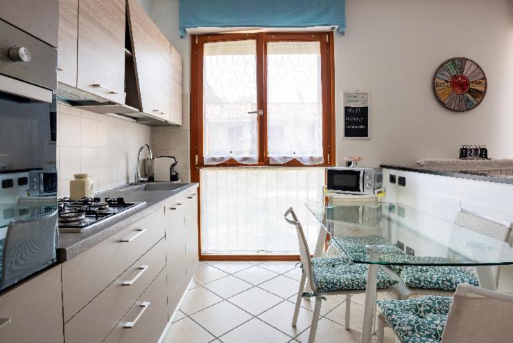 Casti - Appartamento Mm3 Comasina Milano Exterior foto